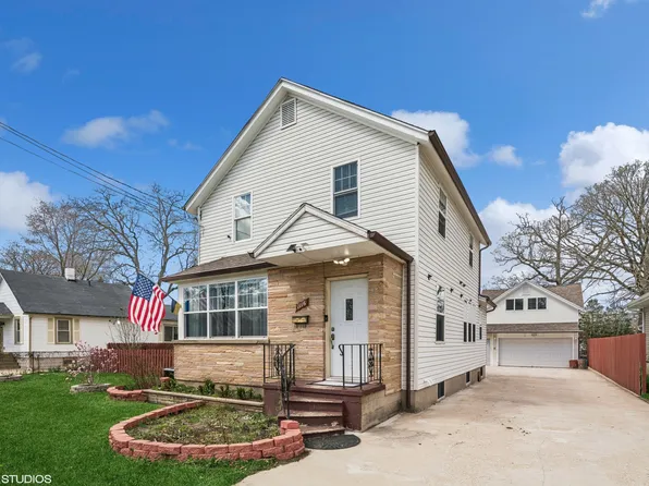 1116 Grove St, Aurora, IL 60505