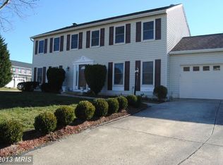 12901 New Parkland Dr, Herndon, VA 20171