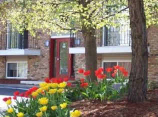 1529 Lincolnshire Dr APT 11, Champaign, IL 61821