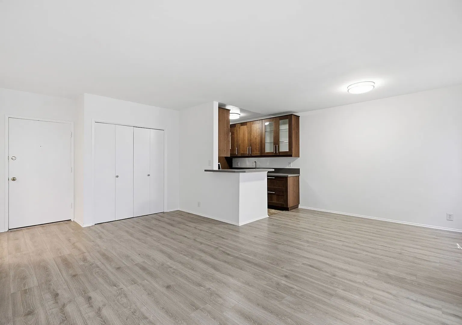 1812 Westholme Avenue — Photo 2