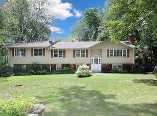 45 Ridge Acres Rd, Branford, CT 06405