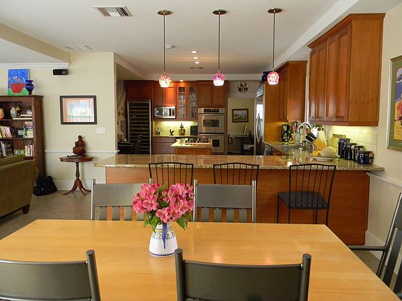 Gourmet kitchen
