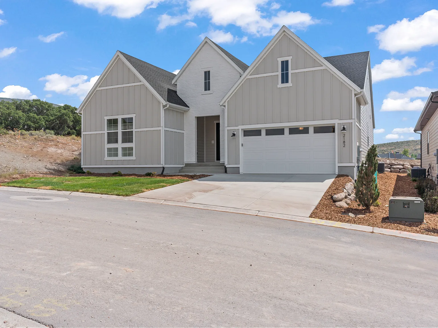 2182 N Beargrass Way — Photo 1