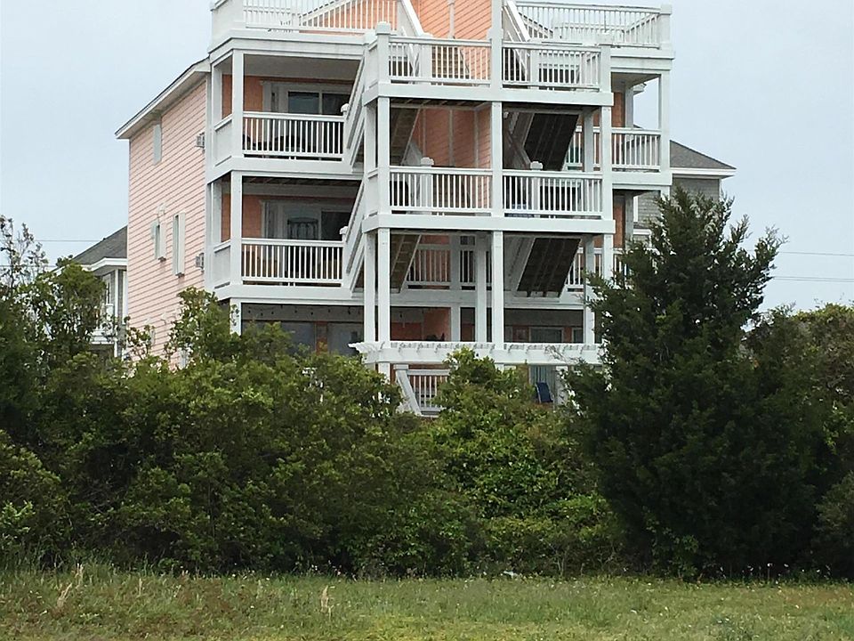 1st image of 1106 Canal Dr #B