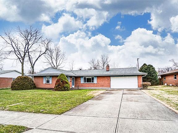 3rd image of 98 Jeanette Ave