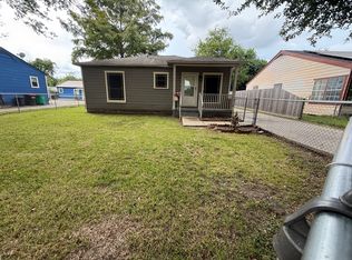 817 Sunset Dr, Baytown, TX 77520