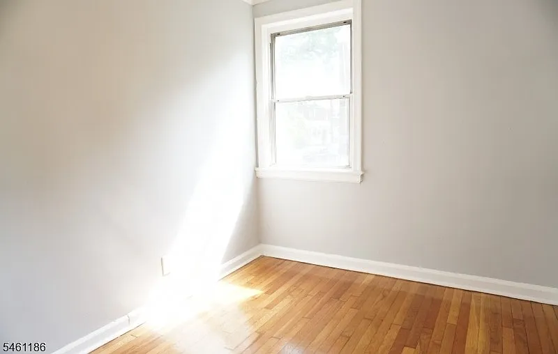 2 bed, 1.0 bath, $2,100 — Photo 4