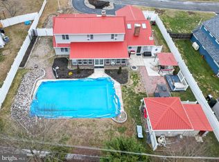 24 Rose Apple Rd, Levittown, PA 19056