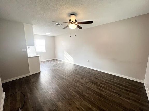 4th image of 108 1/2 Powell Dr