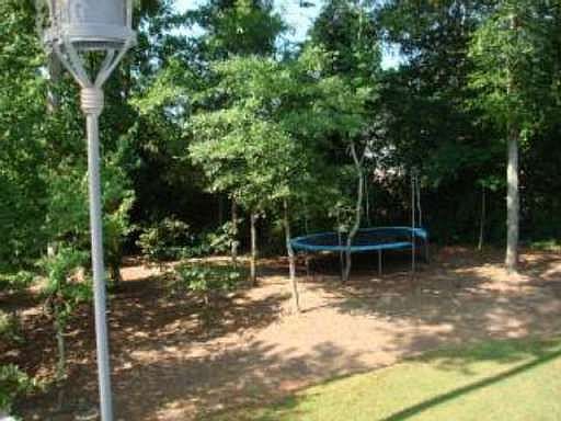 3rd image of 1120 McCoy Dr