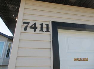 7411 29th St #B, Lloydminster, AB T9V 3N1
