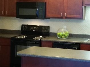 10 Carlyle E APT H, Belleville, IL 62221