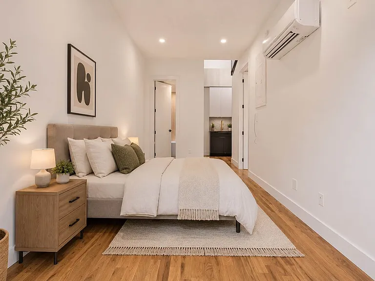 467 Grand St #3A — Photo 9
