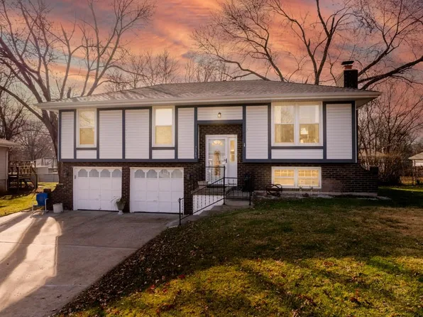 7313 NW 77th St, Kansas City, MO 64152