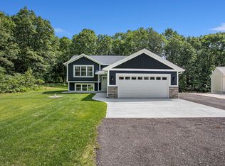 17144 Seneca Ct, Howard City, MI 49329
