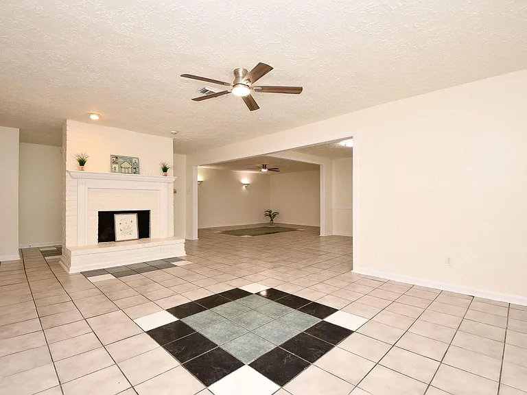 16823 Cobble Ridge Dr — Photo 10