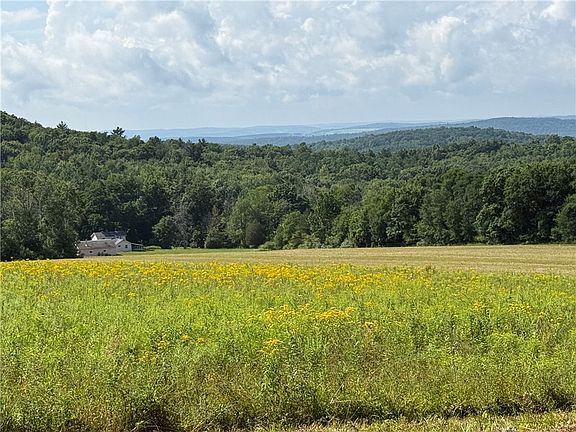 4th image of 201 Oak Hill Rd