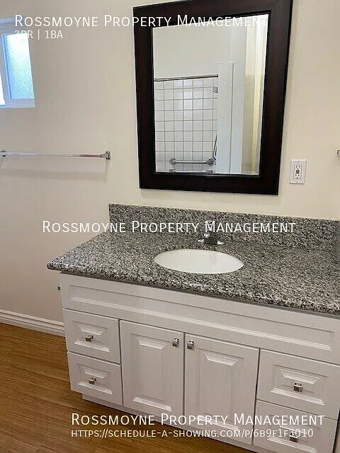 $2800.00/Large 3 Bedroom 1 Bathroom Front House (Owner pays water) — Photo 4