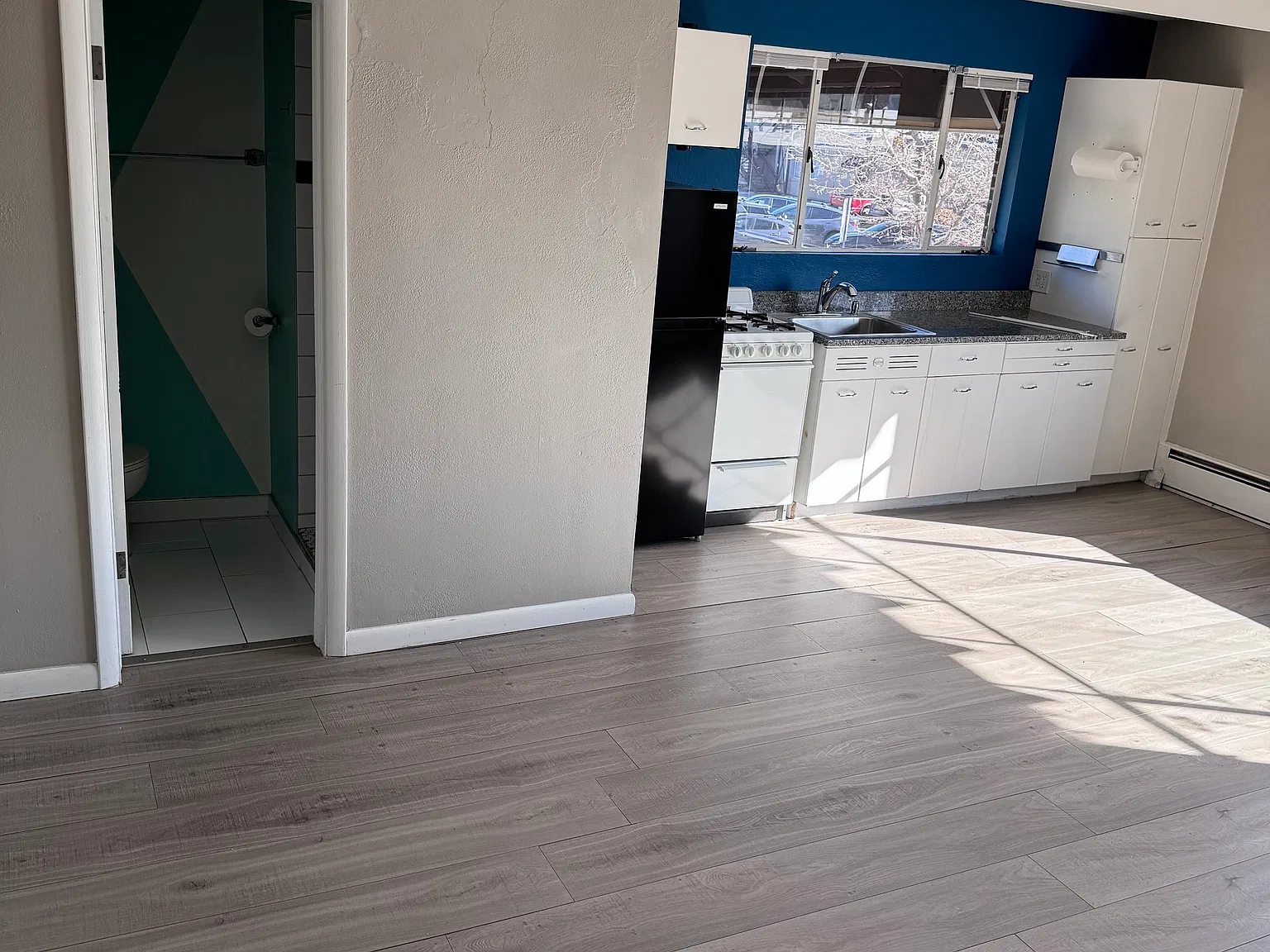 Studio, 400 sqft, $1,125 — Photo 2