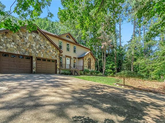 3rd image of 527 Cherokee Mills Dr