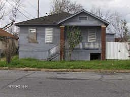 1st image of 905 43rd St