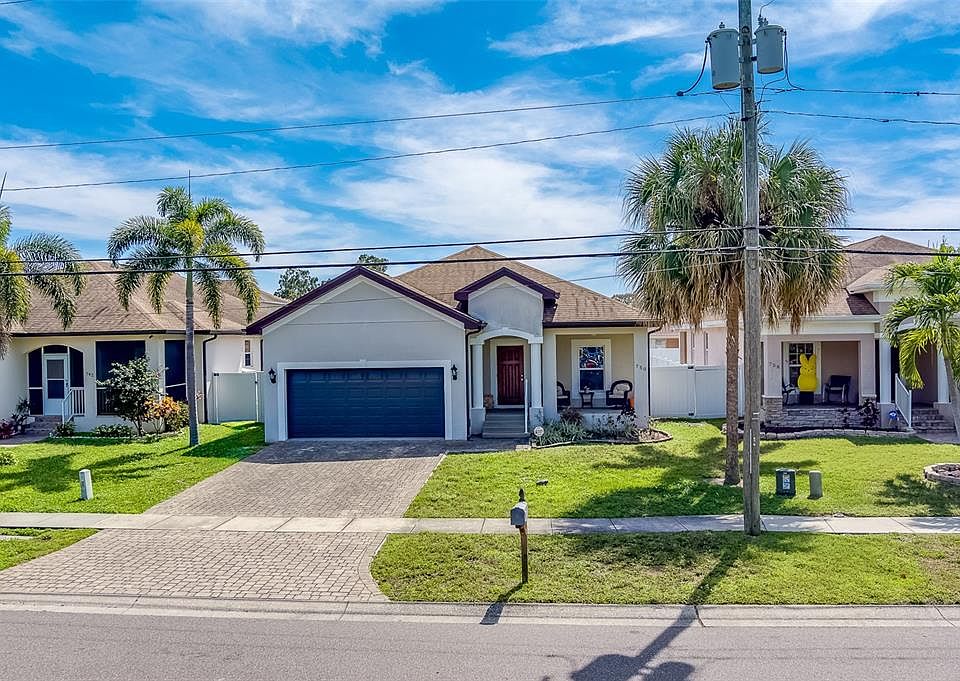 1st image of 750 93RD AVENUE N