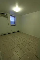 Rented by Robyn Lee, LREB