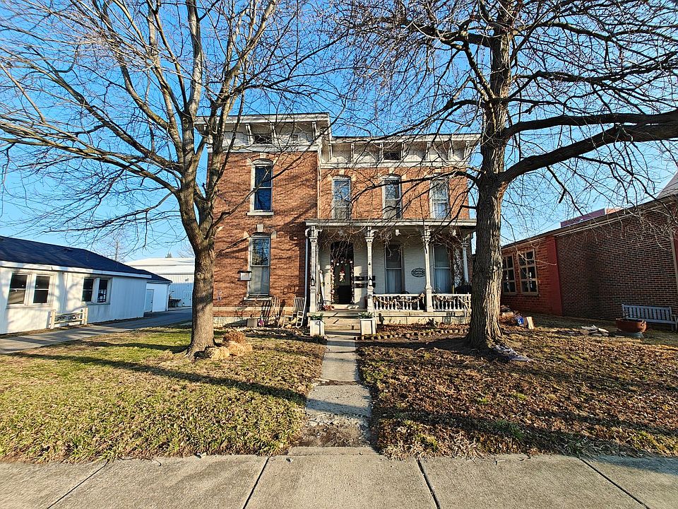 1st image of 28 W Franklin St