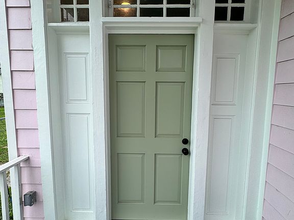 2nd image of 4131 Willow St #4133