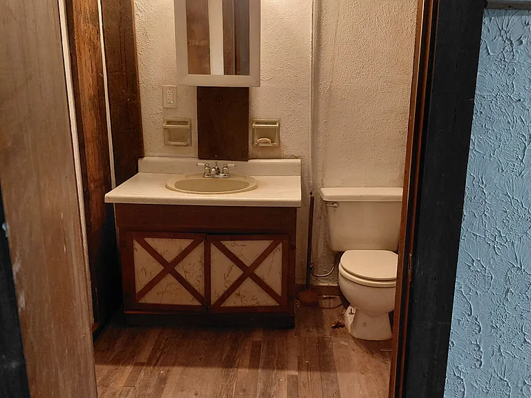404 W Sample St — Photo 7