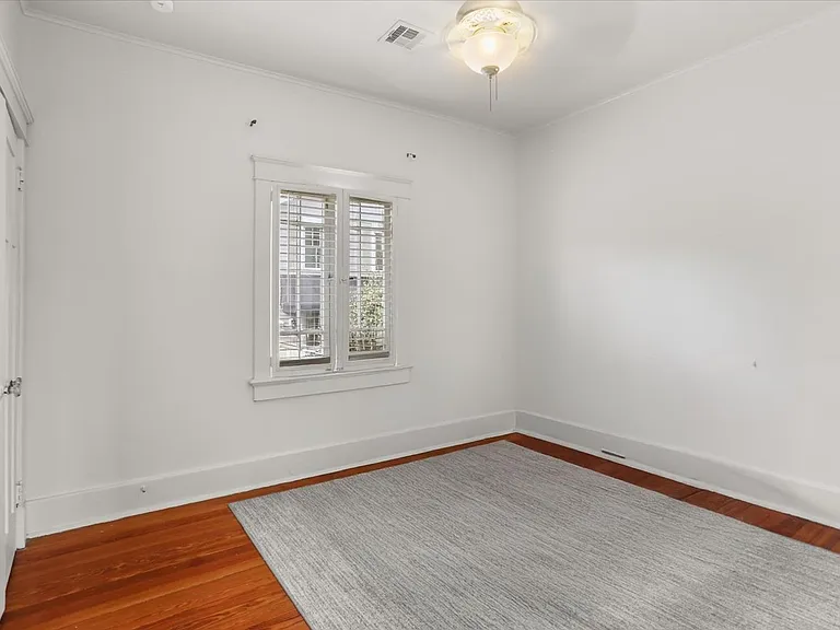5829 Clara St #5829 — Photo 16