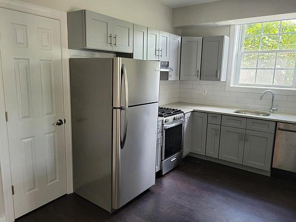 3rd image of 206 Millburn Ave #102