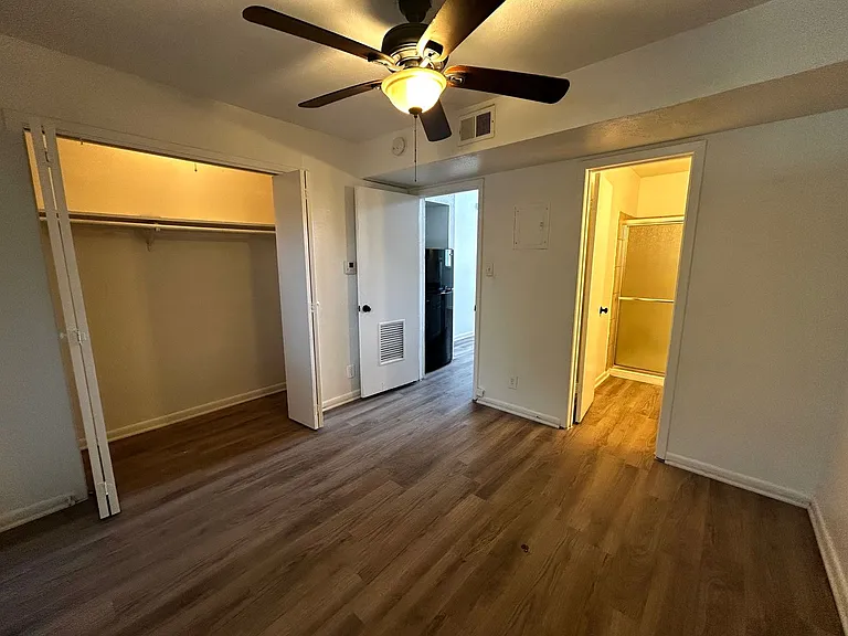 1010 W 23rd St #13 — Photo 14