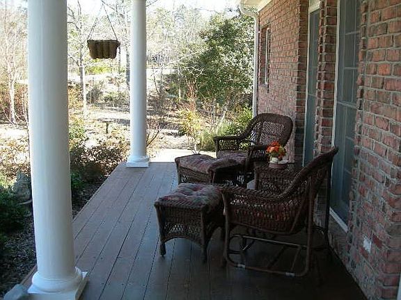 3rd image of 578 Riverwood Dr SE