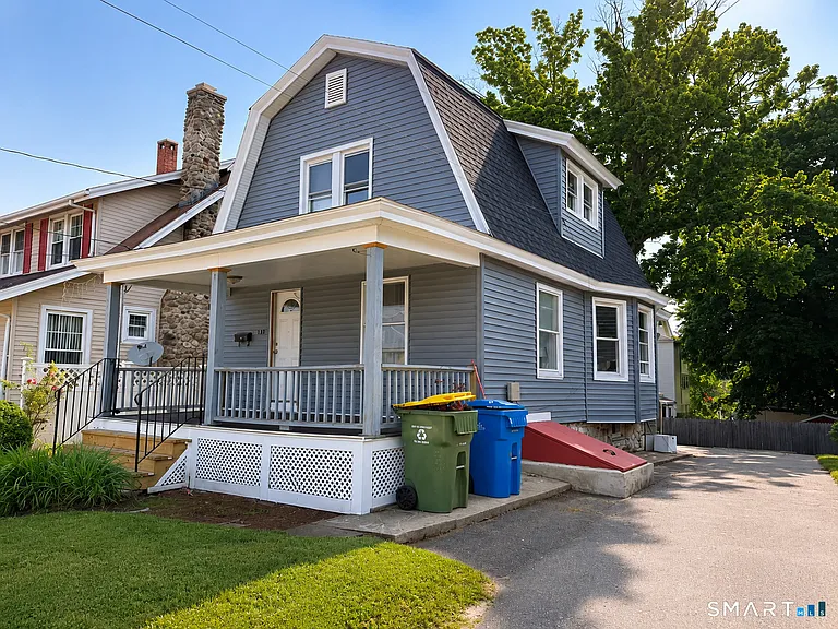 132 Clinton St — Photo 2