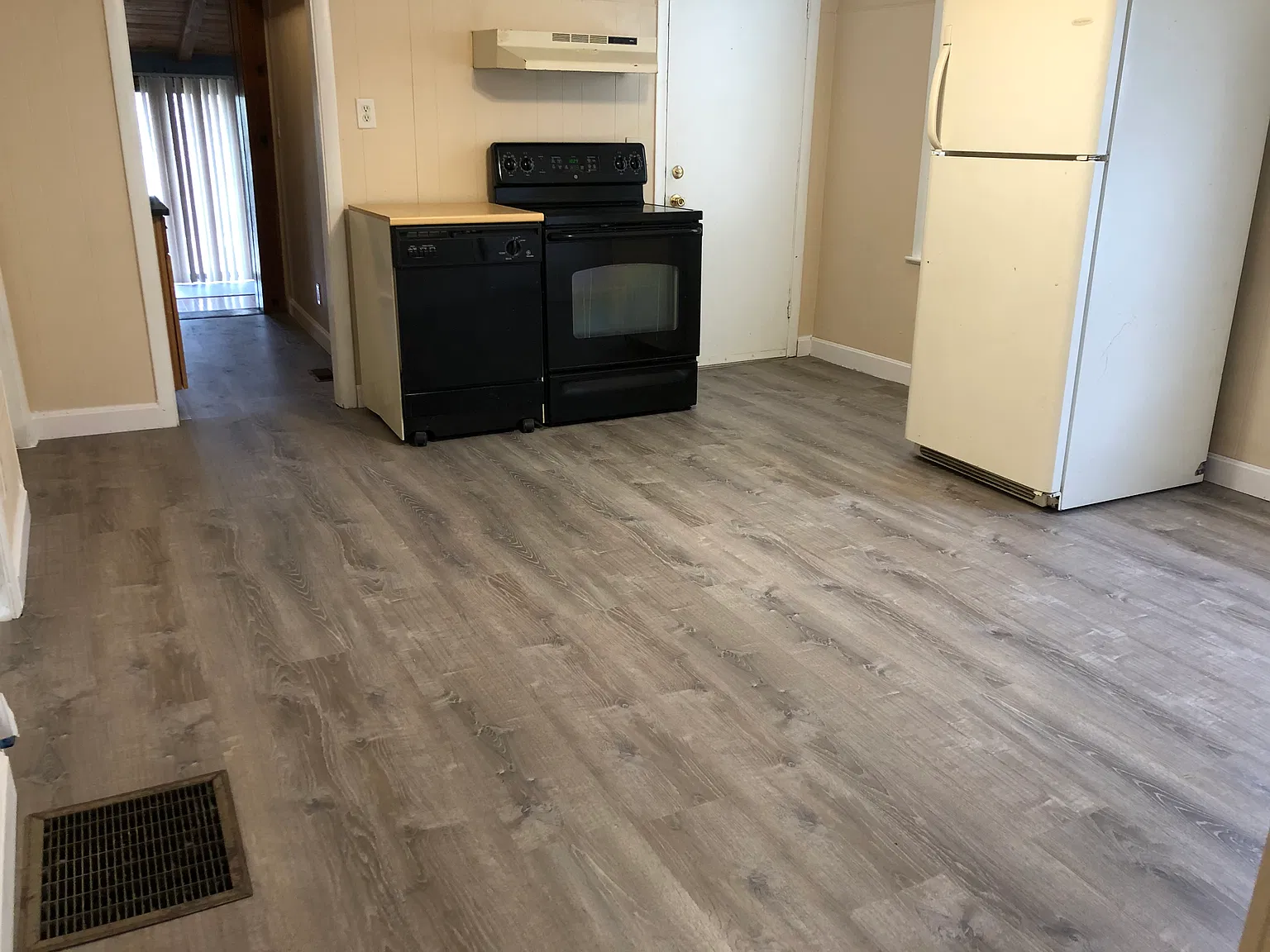 4 bed, 1375 sqft, $2,200 — Photo 3