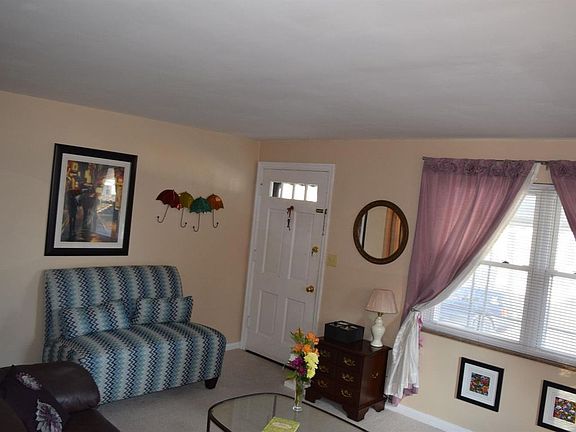 3rd image of 3929 Avilla Pl