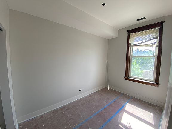 5th image of 2337 W Thomas St #1R