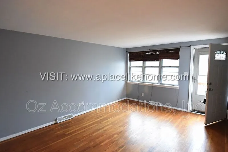 2 bed, 1.0 bath, 1000 sqft, $1,295 — Photo 4