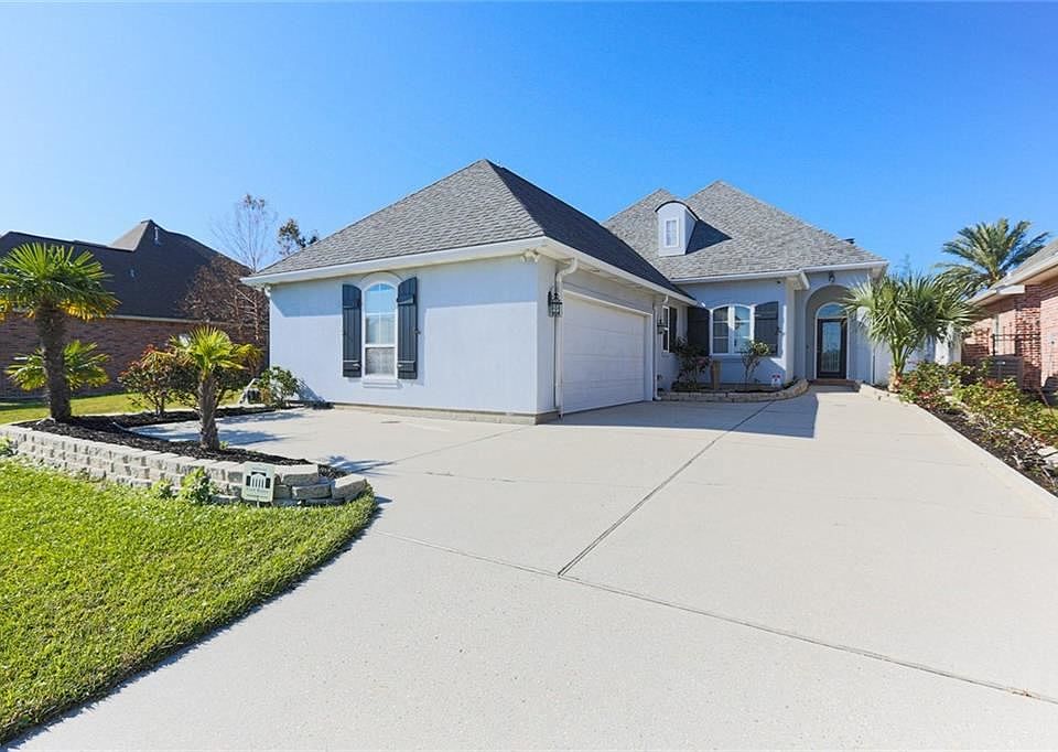 1st image of 1505 Royal Palm Dr