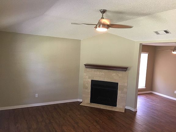 3rd image of 816 Rock Creek Dr