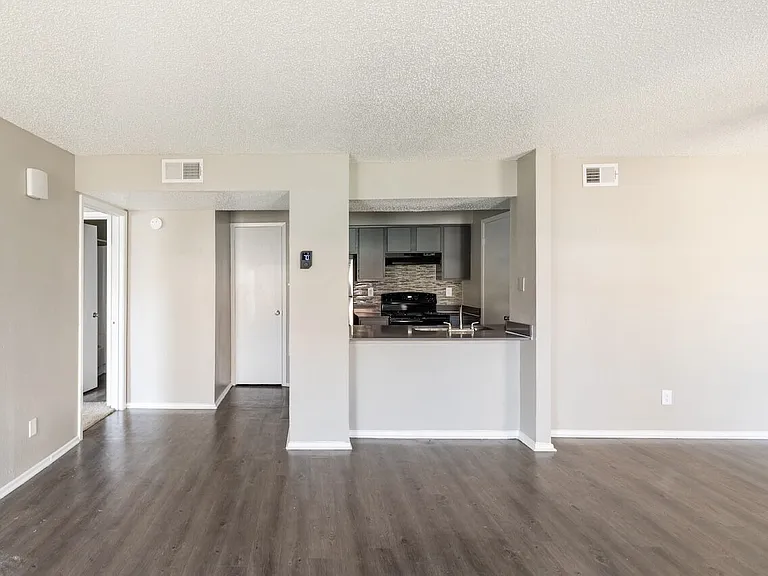 Athena Apartments — Photo 31