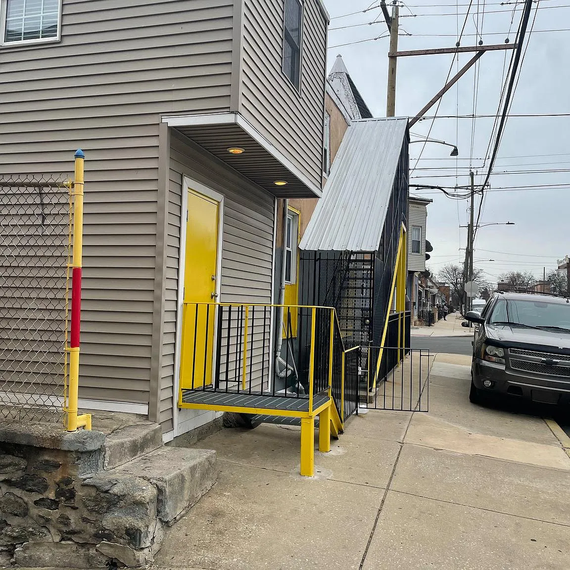 Studio, 700 sqft, $3,000 — Photo 1