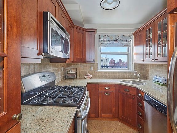 3rd image of 1634 1st Ave #19A