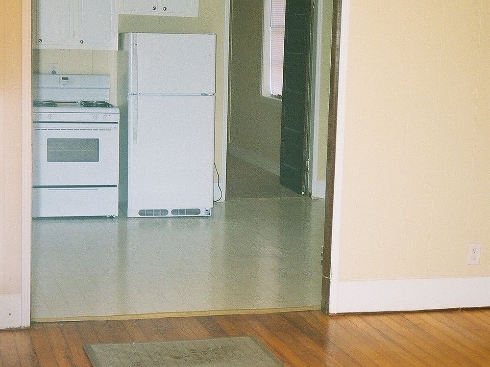 2nd image of 1986 Felix Ave