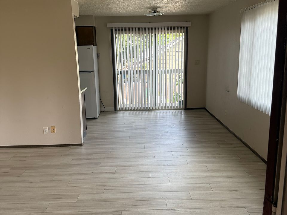 Entry in to Living and Dinette area