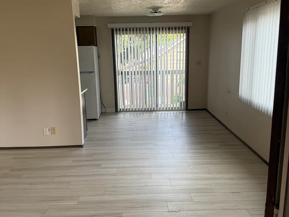 Entry in to Living and Dinette area