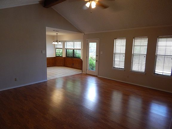 2nd image of 4417 Graves Dr