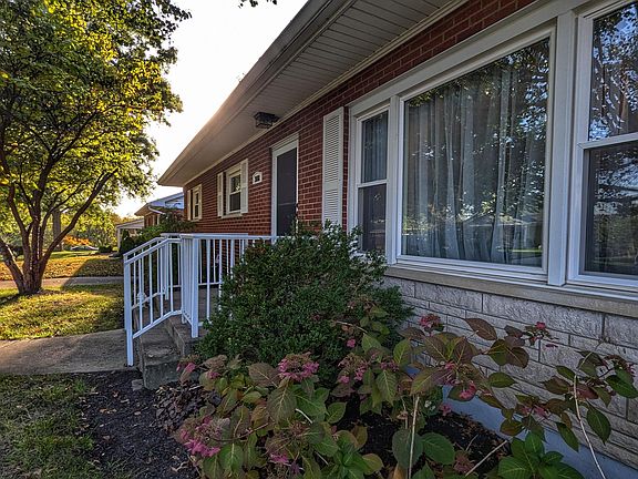 3rd image of 3008 Catherine Dr