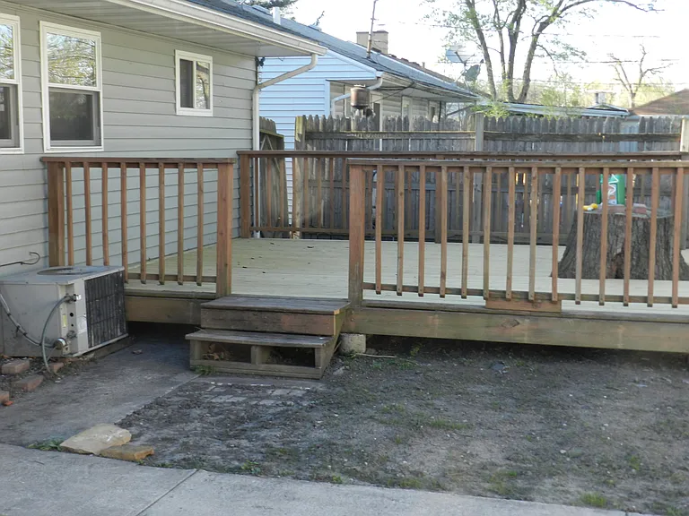 8115 Robertson Pl — Photo 2